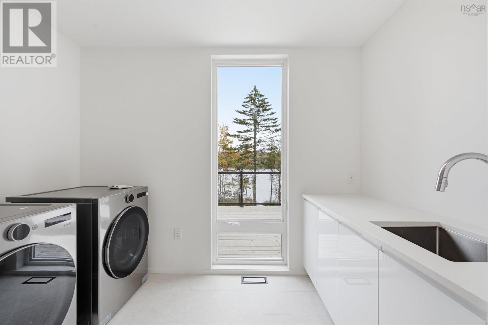 83 Canoe Crescent Property Photo 17