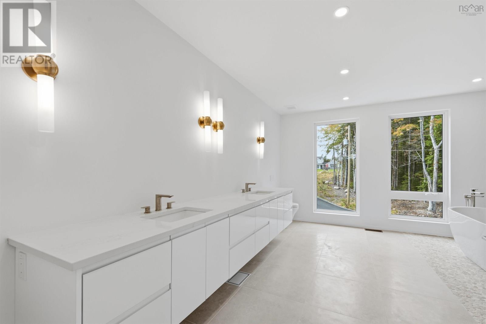 83 Canoe Crescent Property Photo 21