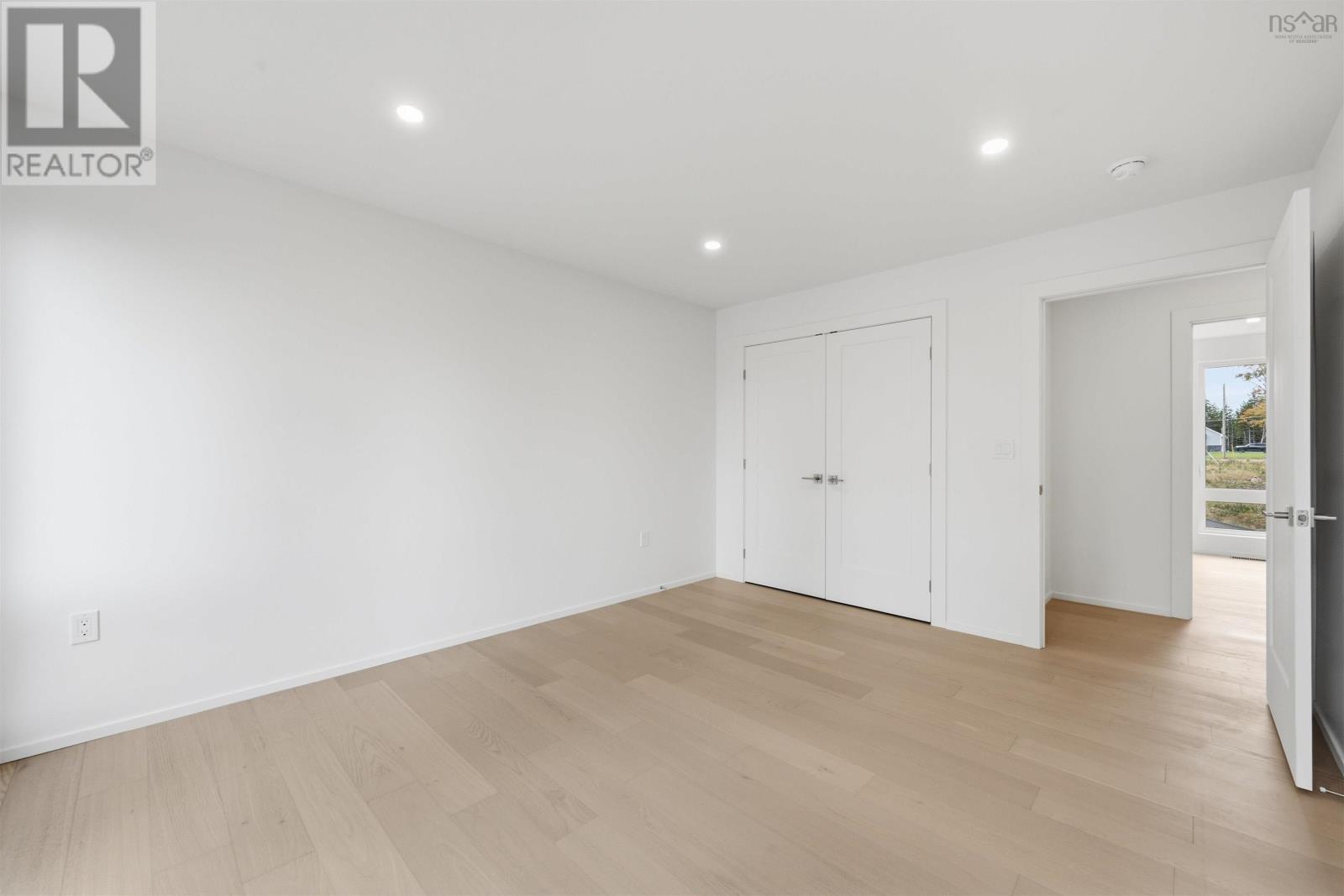 83 Canoe Crescent Property Photo 30