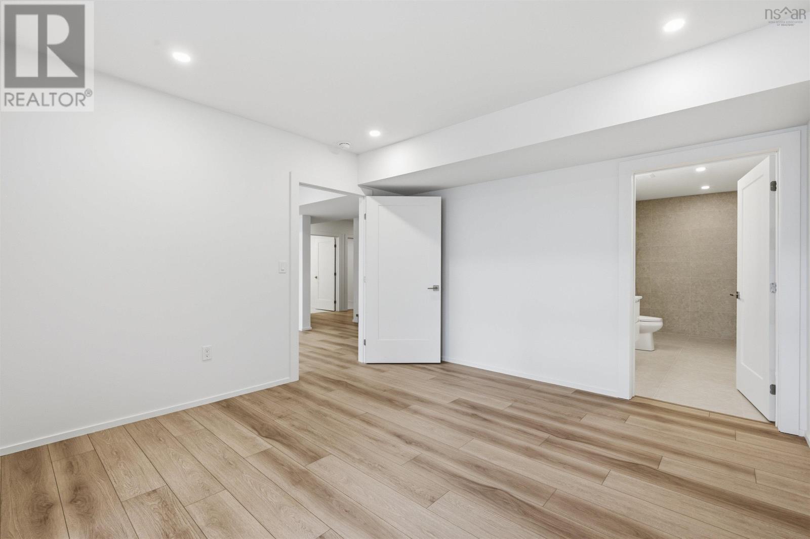 83 Canoe Crescent Property Photo 37