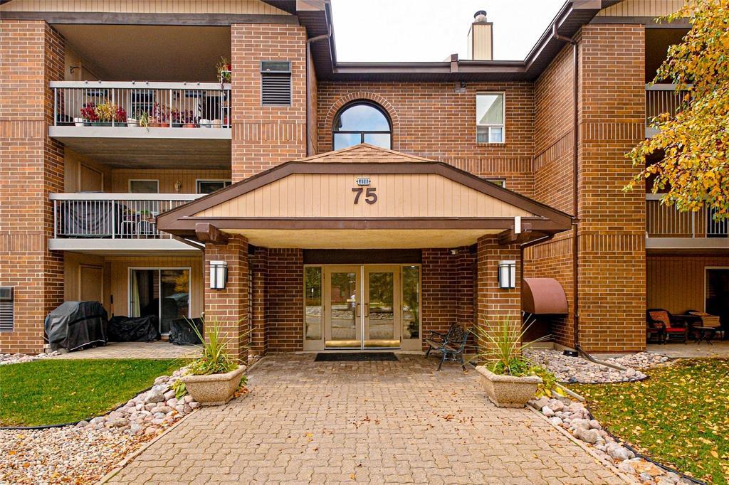 202 75 Swindon Way Property Photo 1