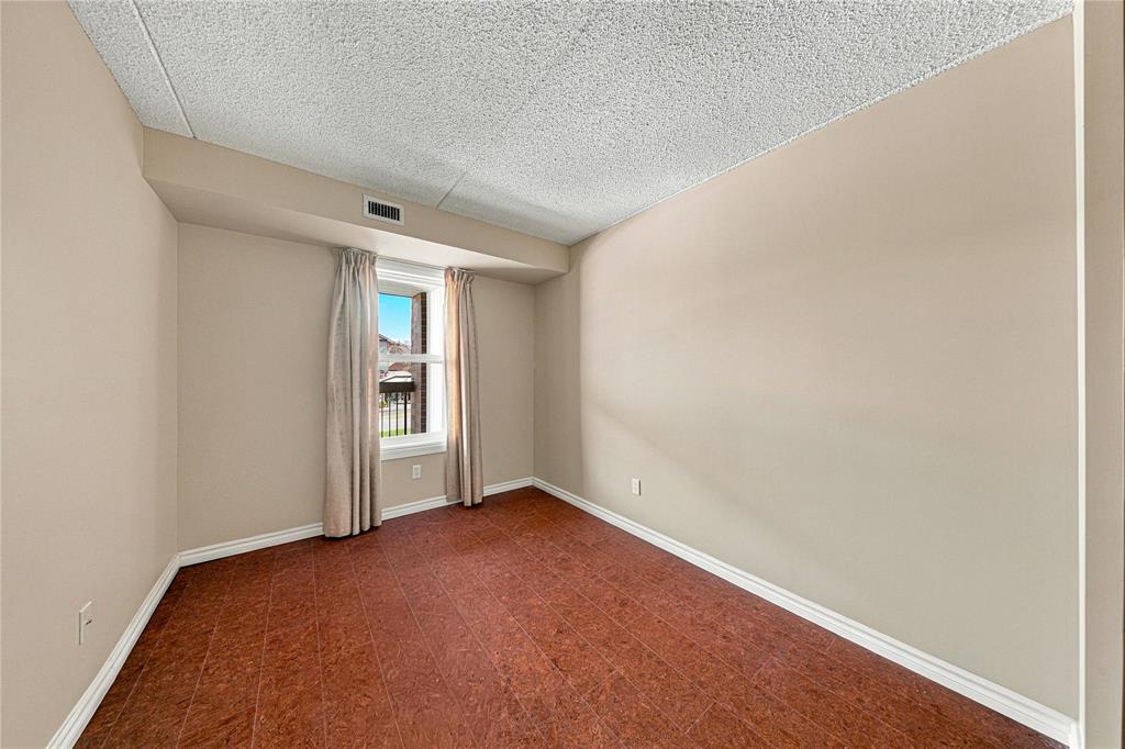 202 75 Swindon Way Property Photo 22