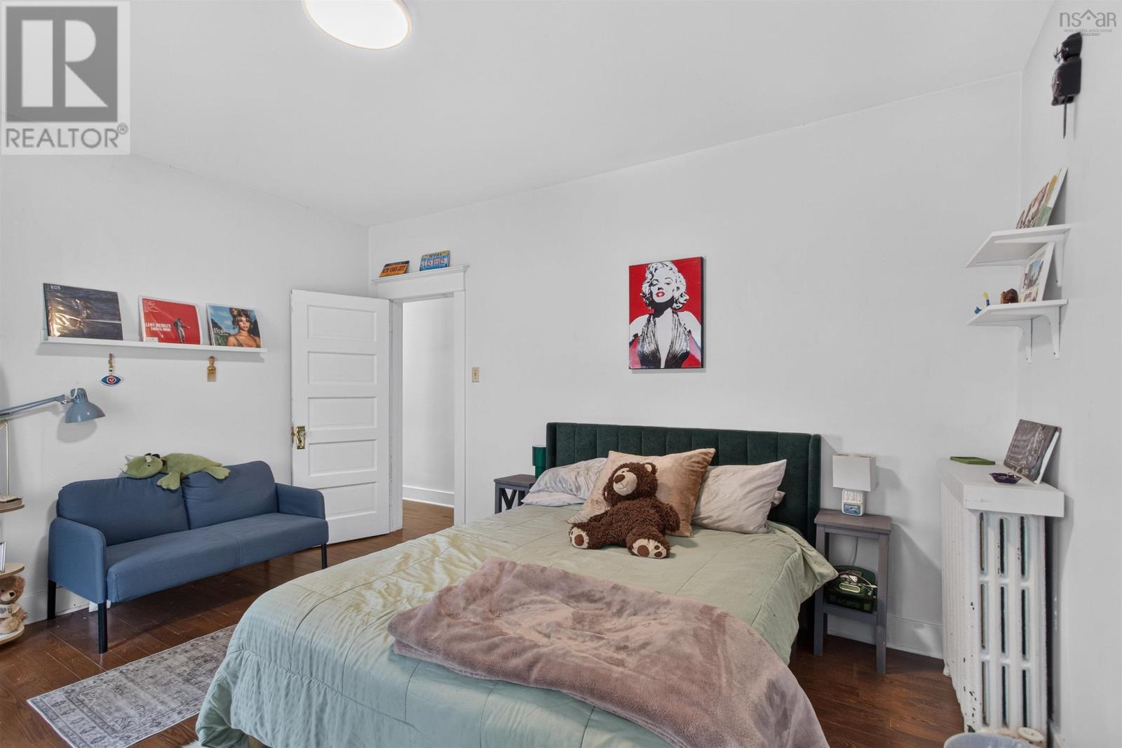 6421/6423 Coburg Road Property Photo 33