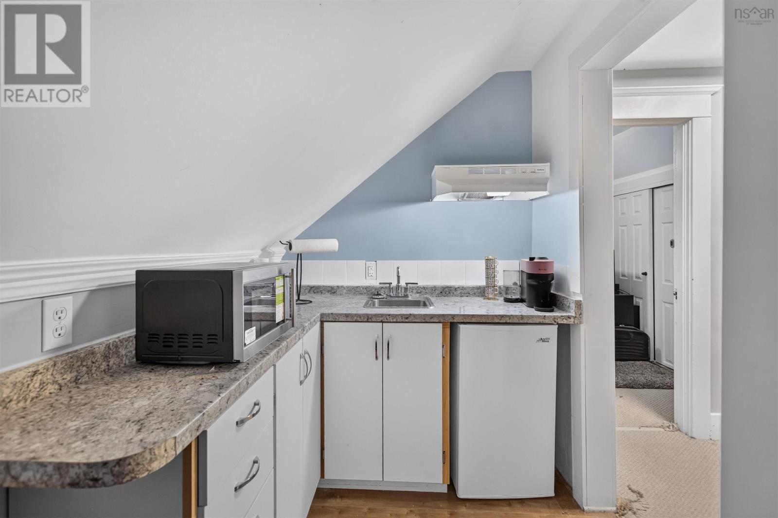 6421/6423 Coburg Road Property Photo 45