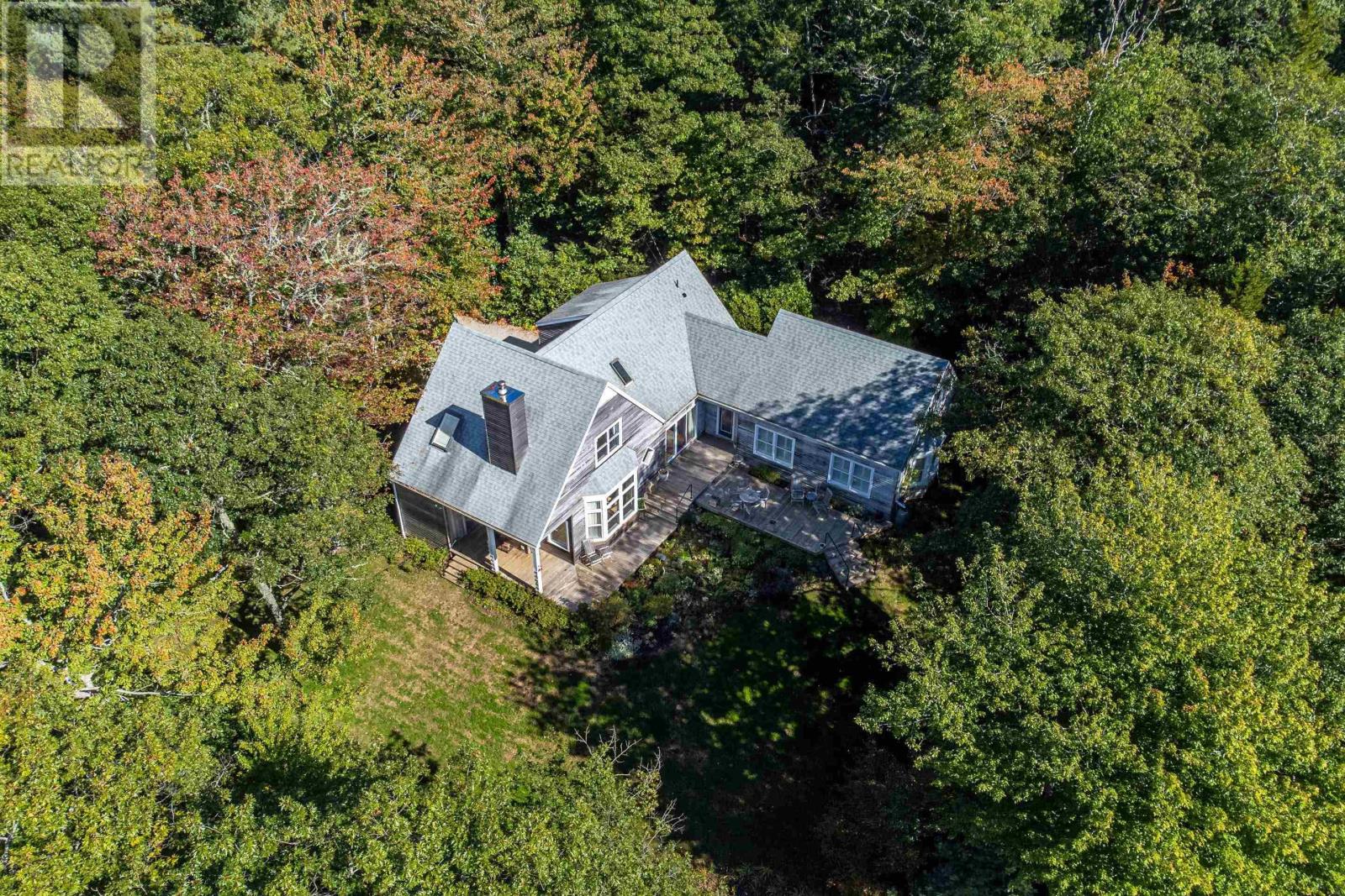 169 Swallow Point Road Property Photo 2