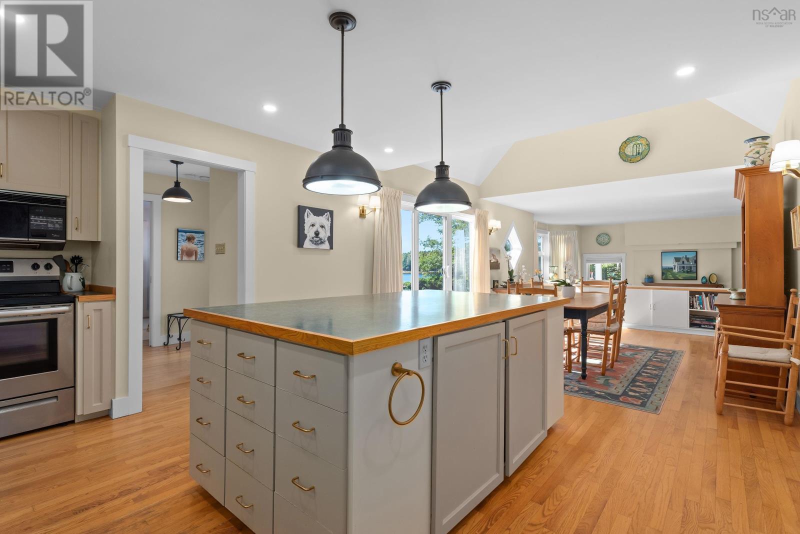 169 Swallow Point Road Property Photo 14