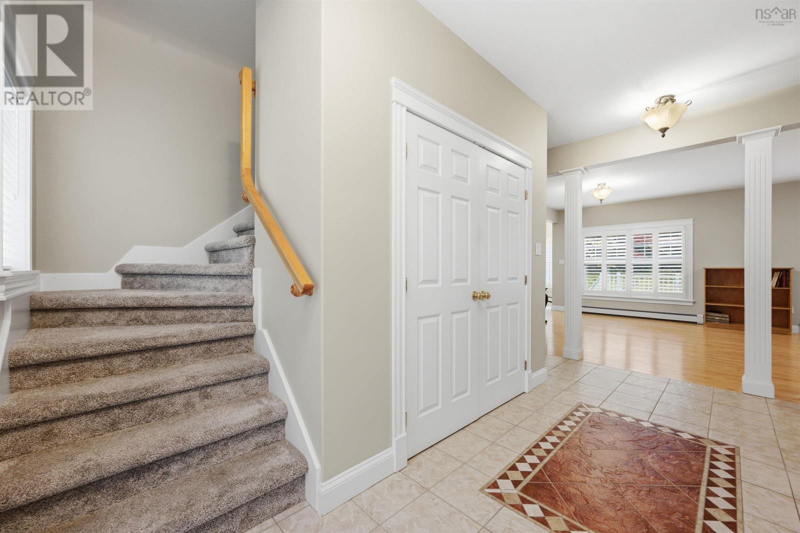 71 Greenside Lane Property Photo 4