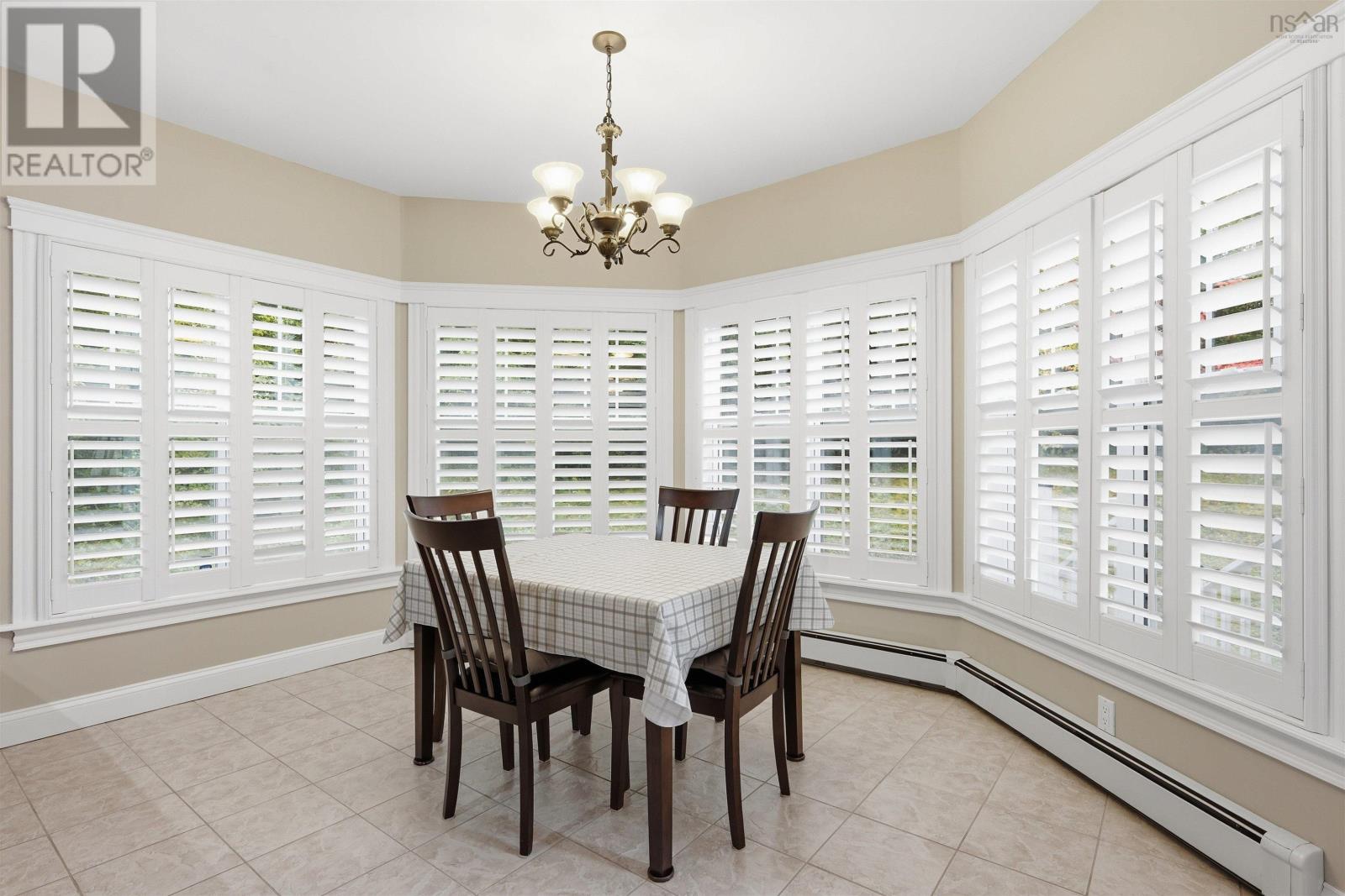 71 Greenside Lane Property Photo 10
