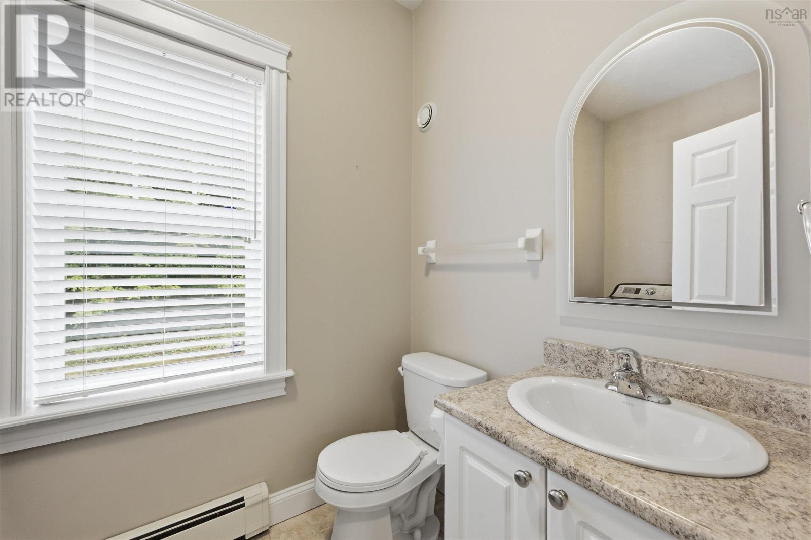 71 Greenside Lane Property Photo 11
