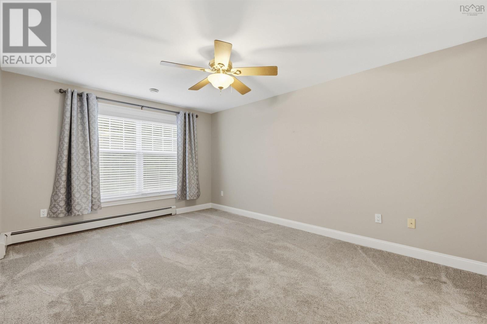 71 Greenside Lane Property Photo 17