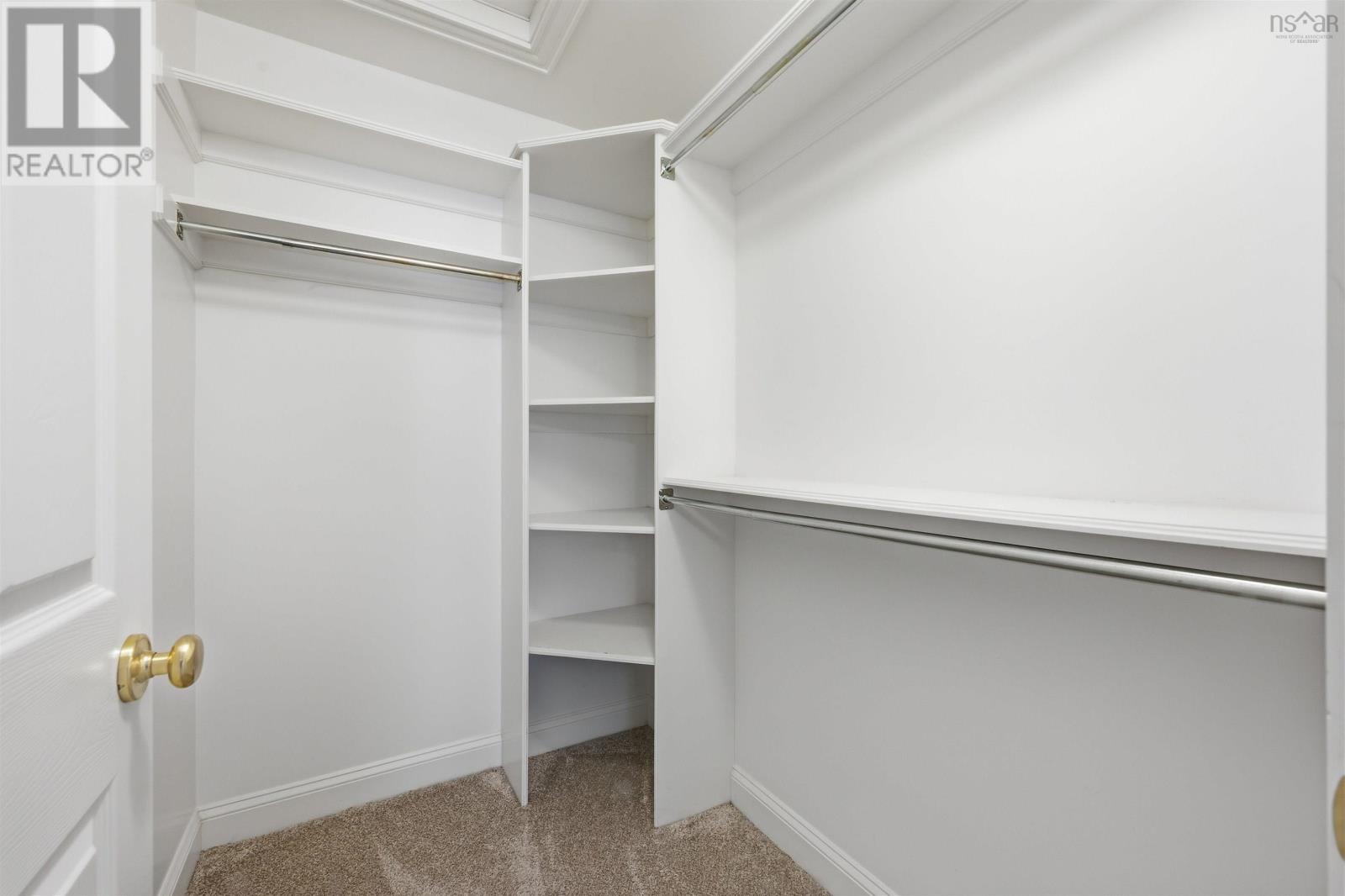 71 Greenside Lane Property Photo 19