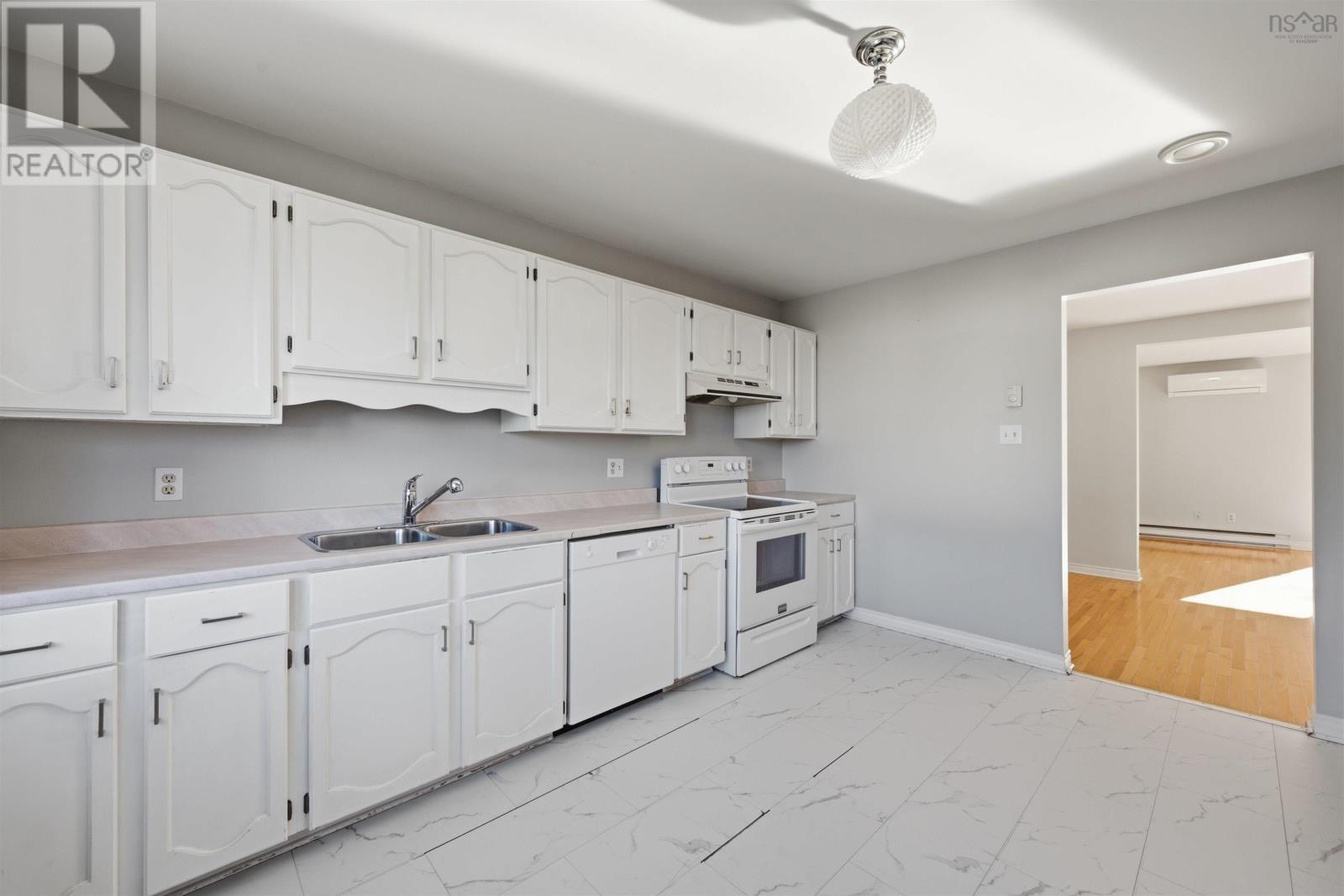 13 Anahid Court Property Photo 3