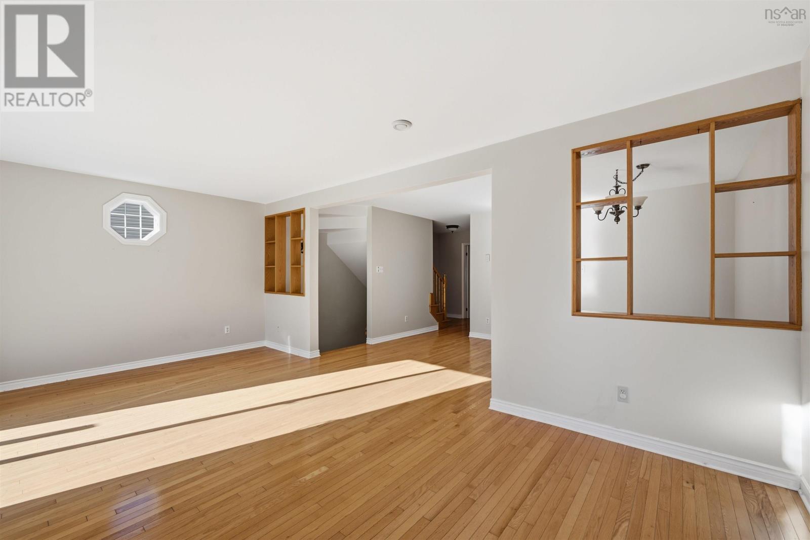 13 Anahid Court Property Photo 4