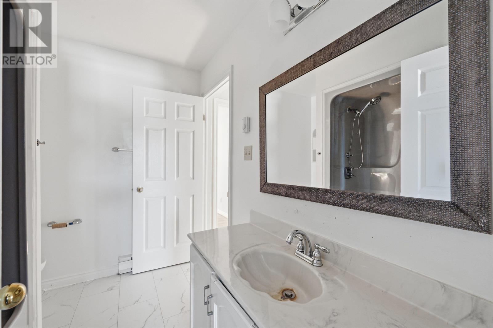 13 Anahid Court Property Photo 10