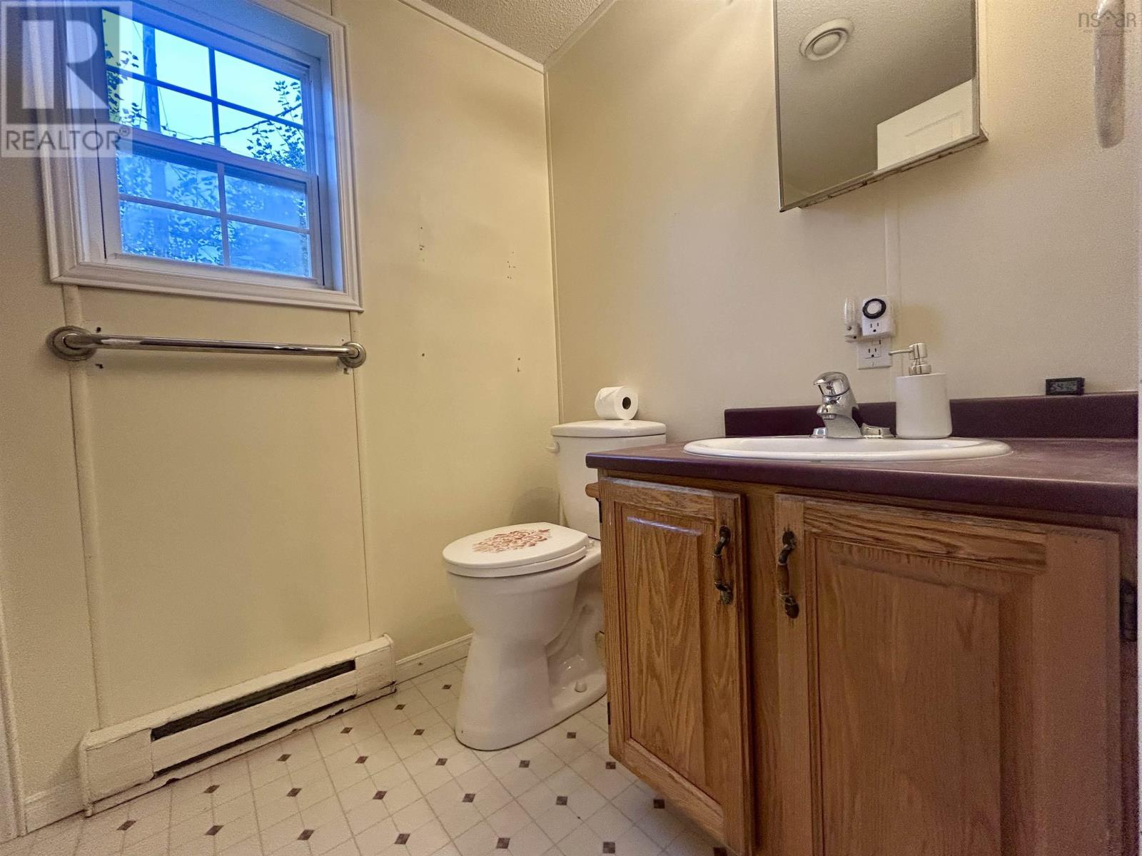 27 High Street Estates Property Photo 6