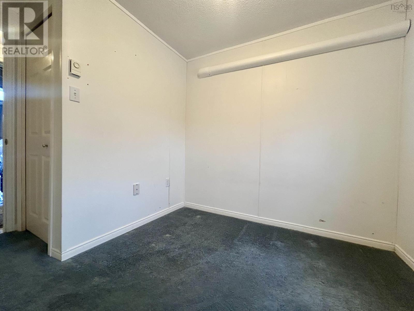 27 High Street Estates Property Photo 14