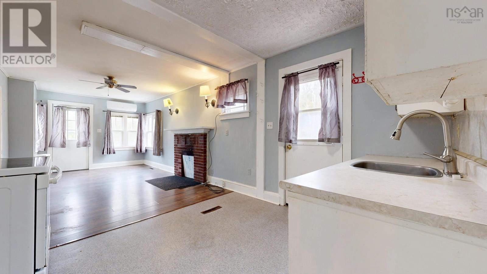 414 Chester Avenue Property Photo 3