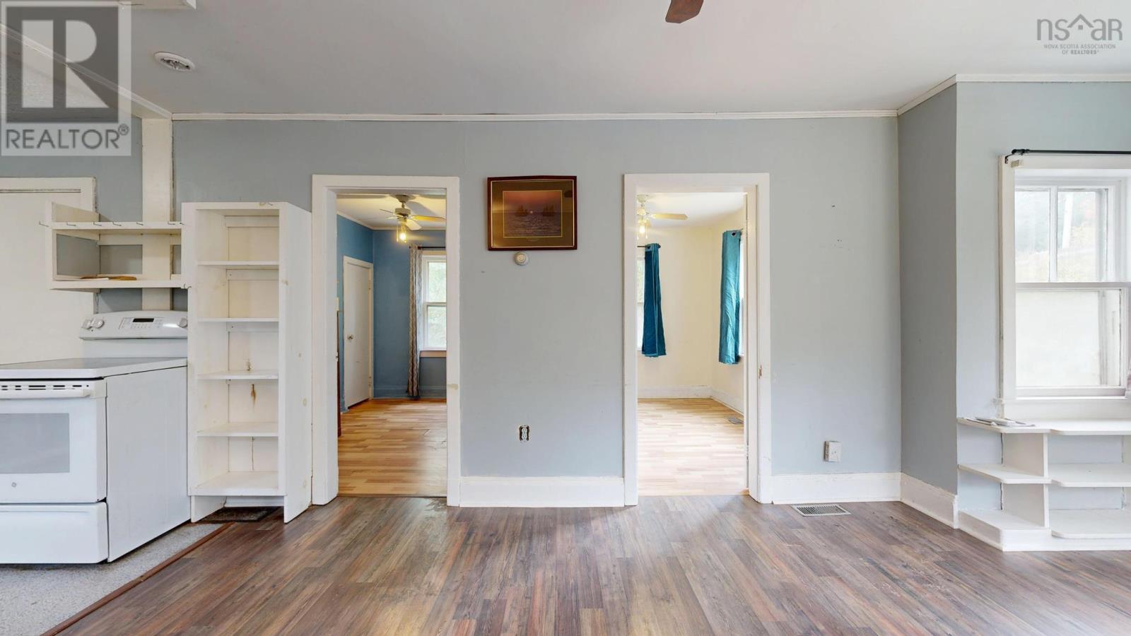 414 Chester Avenue Property Photo 9