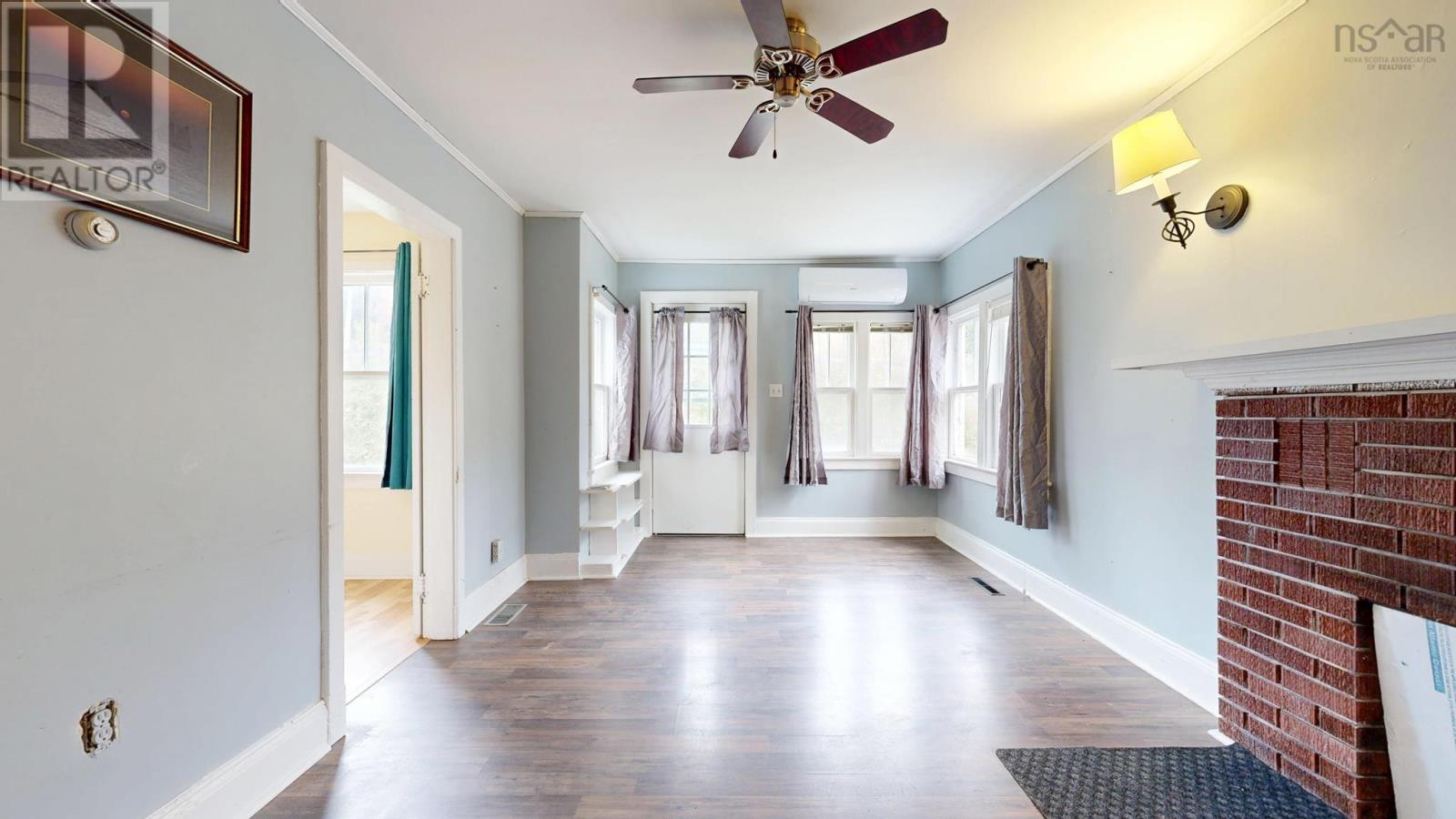 414 Chester Avenue Property Photo 10