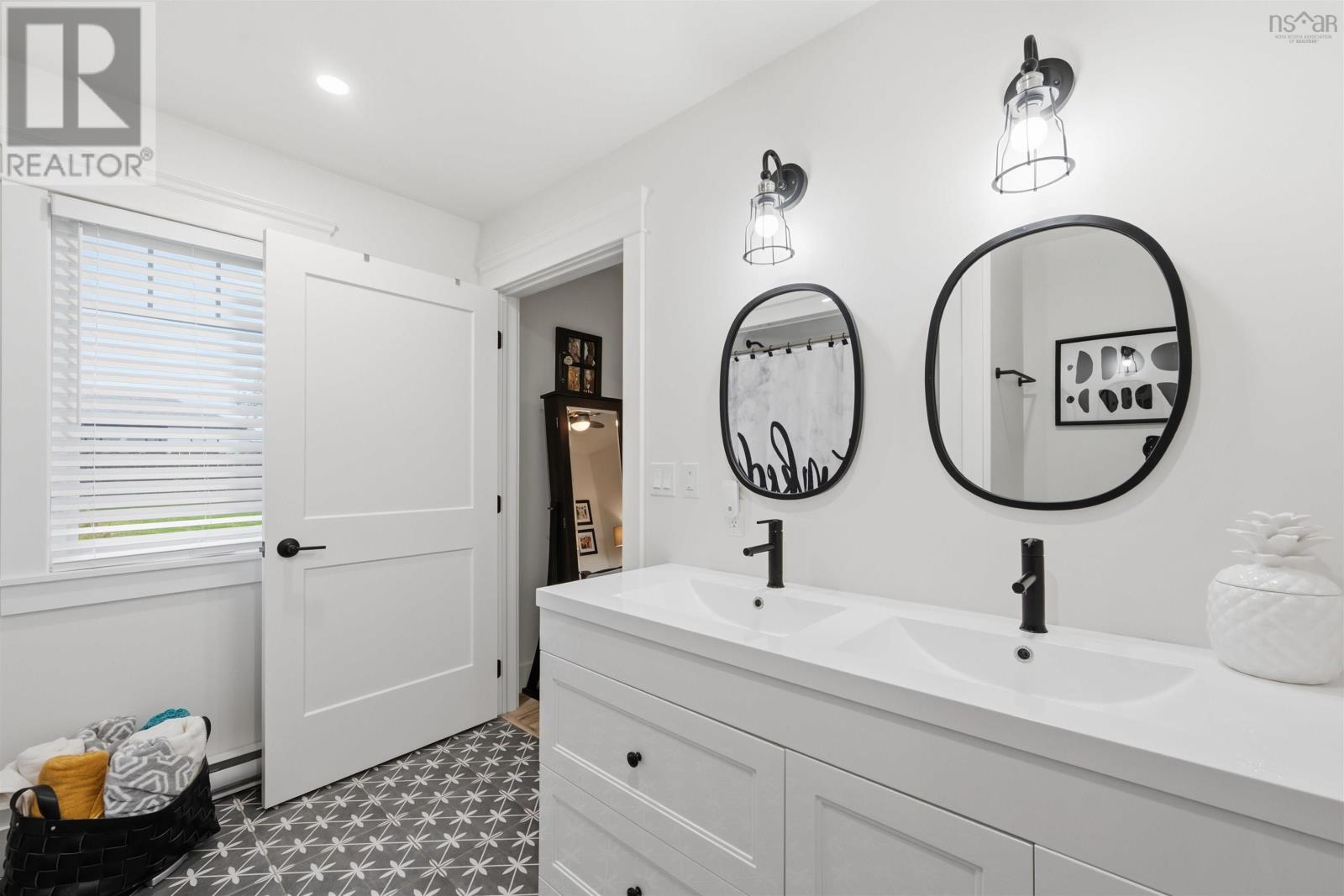 10 Deer Haven Drive Property Photo 44