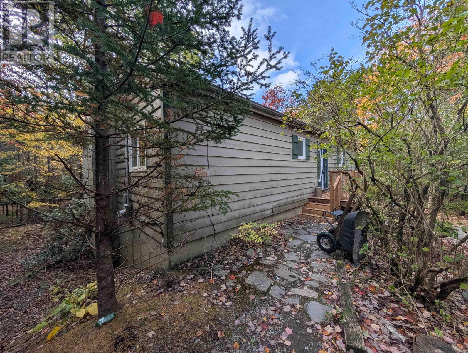 19 Foster Avenue Property Photo 3