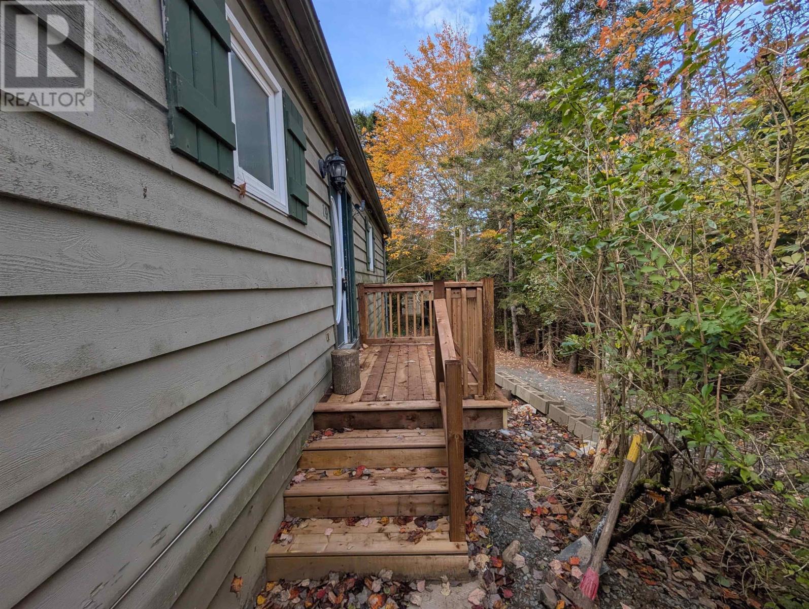 19 Foster Avenue Property Photo 4