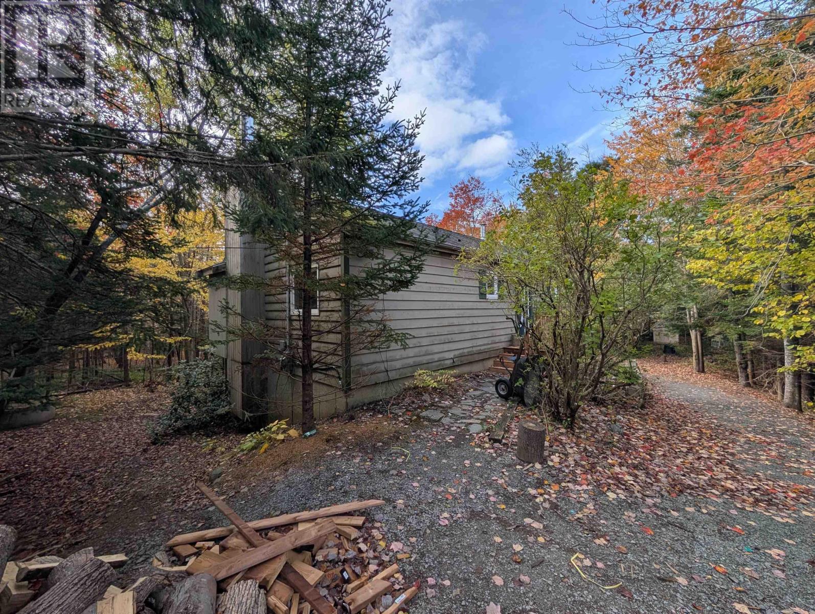 19 Foster Avenue Property Photo 6