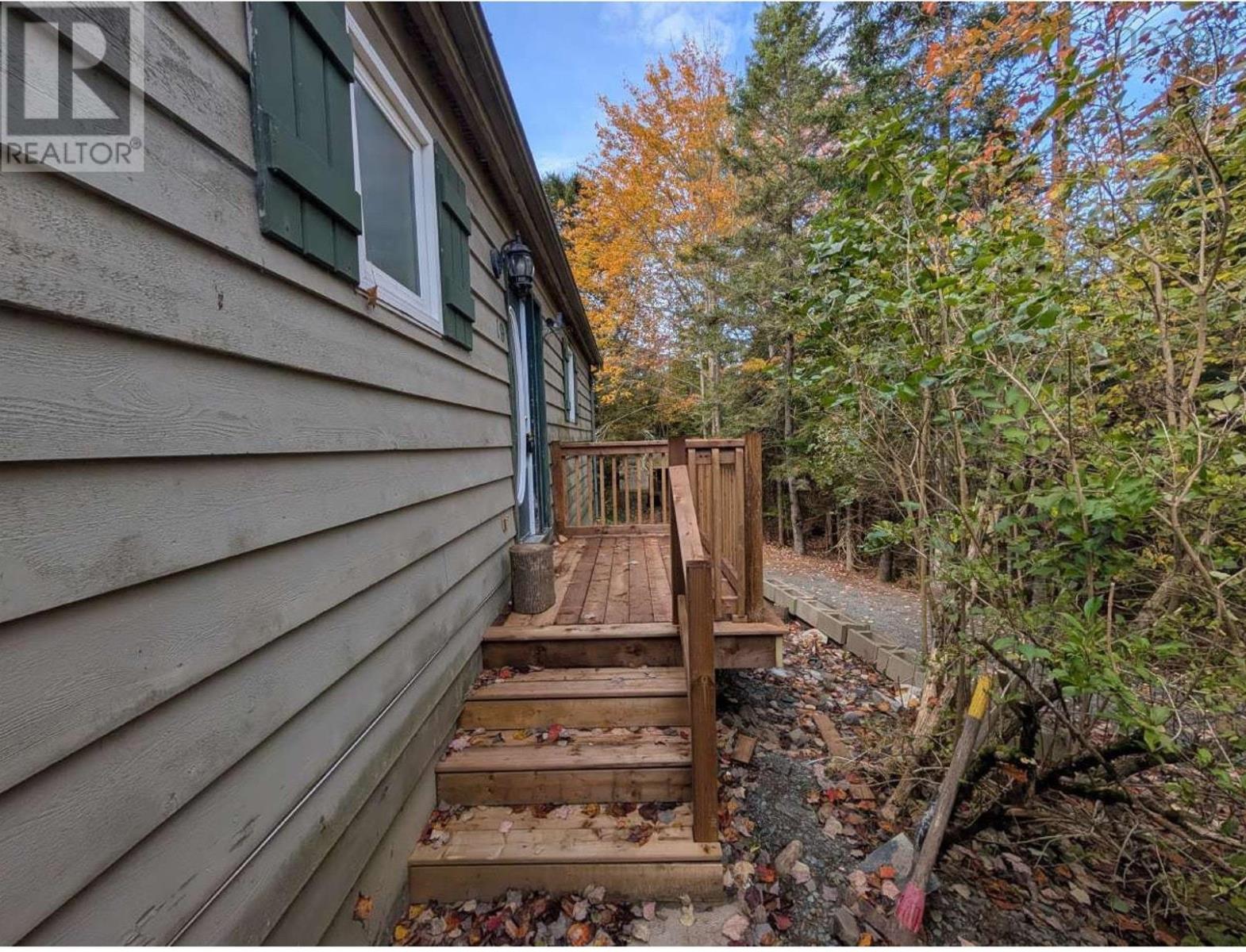 19 Foster Avenue Property Photo 8