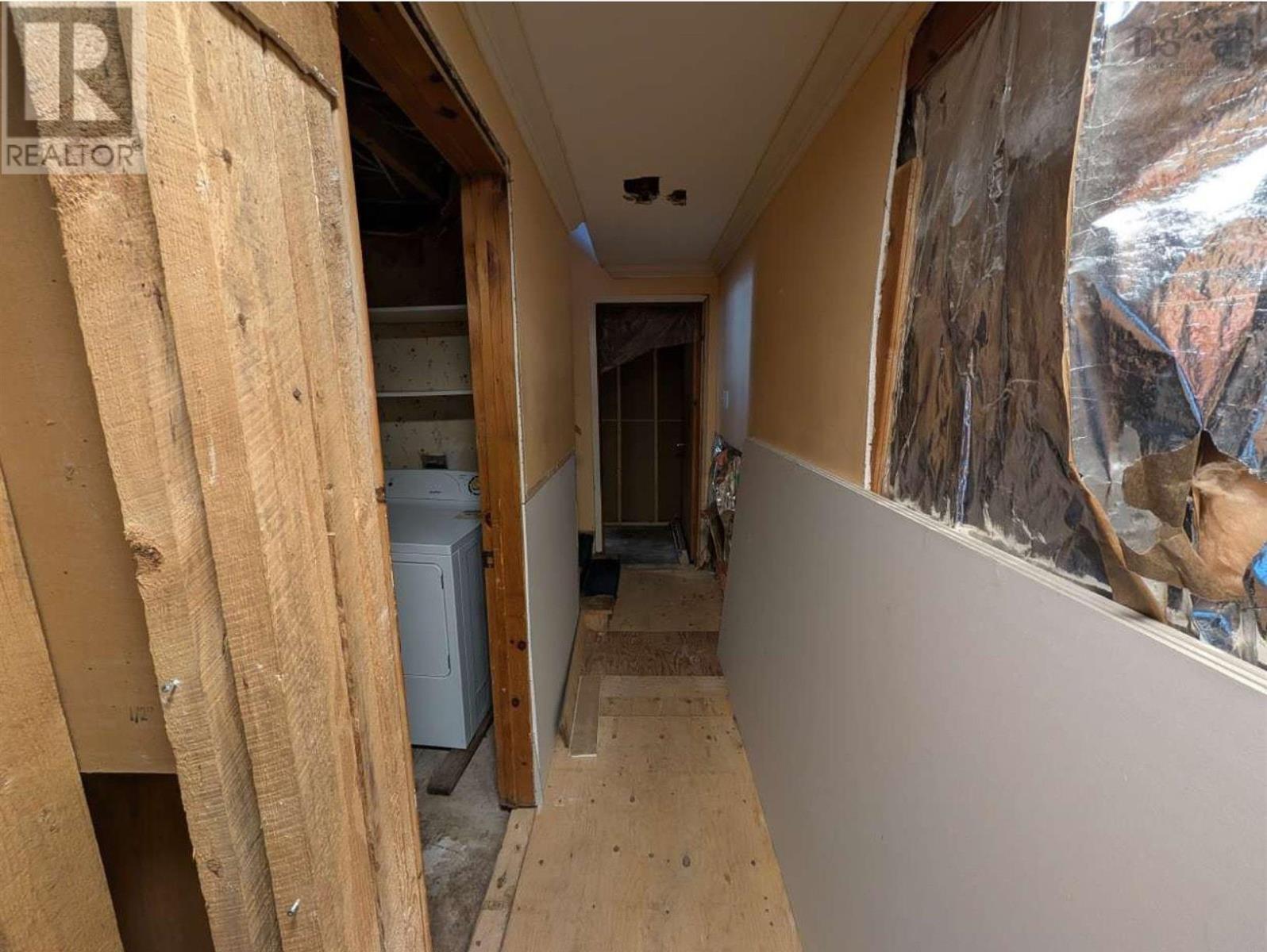 19 Foster Avenue Property Photo 28