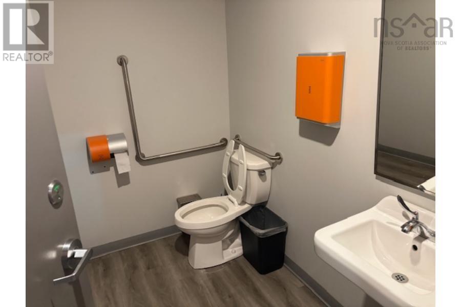 6411 6413 6415 Quinpool Road Property Photo 12
