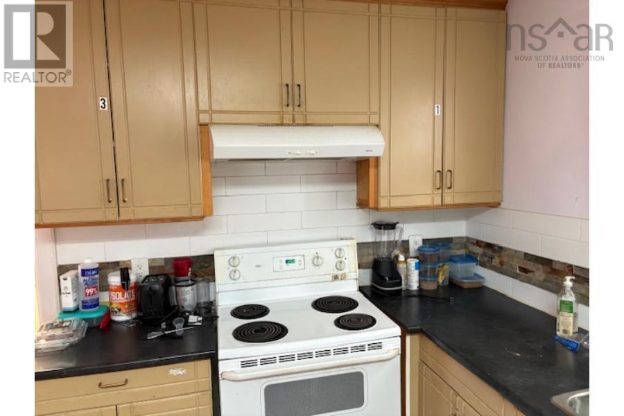 6411 6413 6415 Quinpool Road Property Photo 14