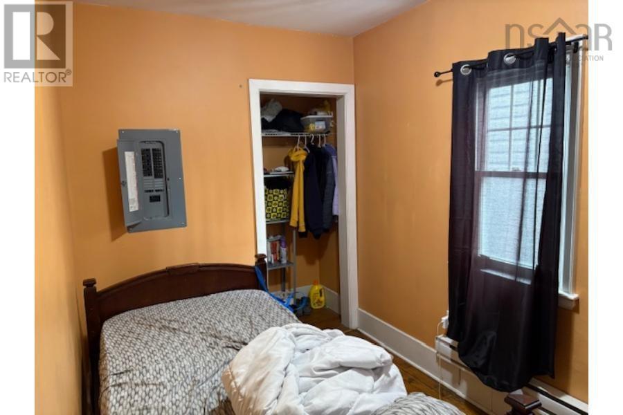 6411 6413 6415 Quinpool Road Property Photo 20