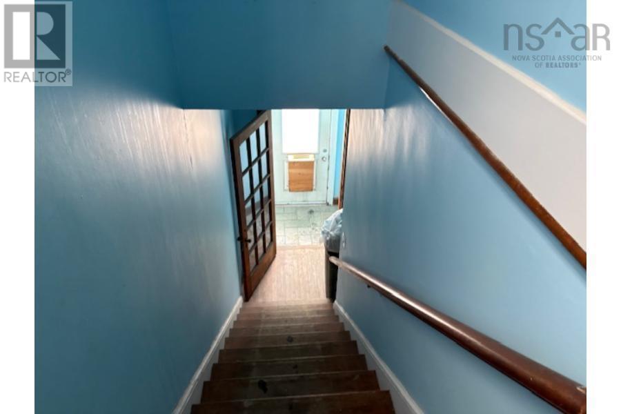 6411 6413 6415 Quinpool Road Property Photo 23