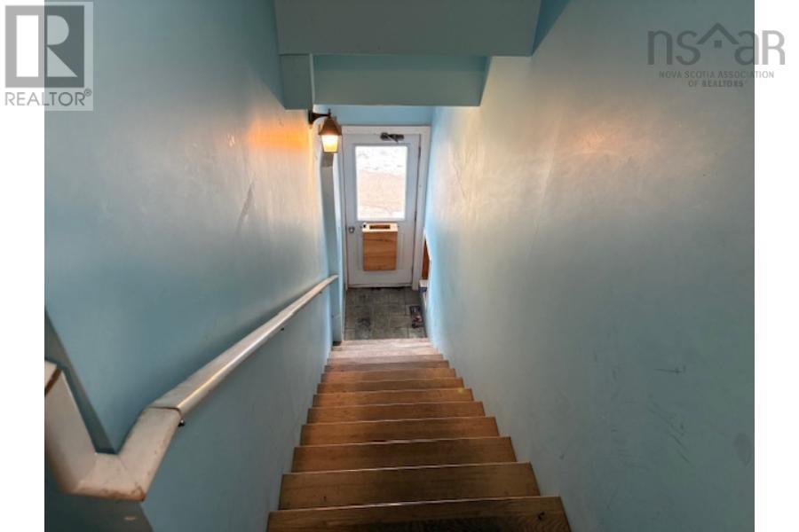 6411 6413 6415 Quinpool Road Property Photo 24