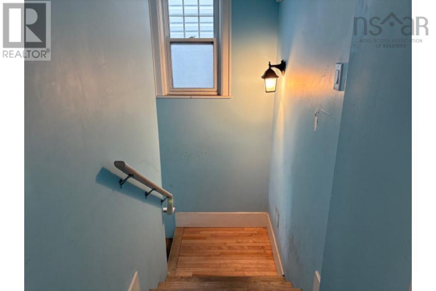 6411 6413 6415 Quinpool Road Property Photo 25