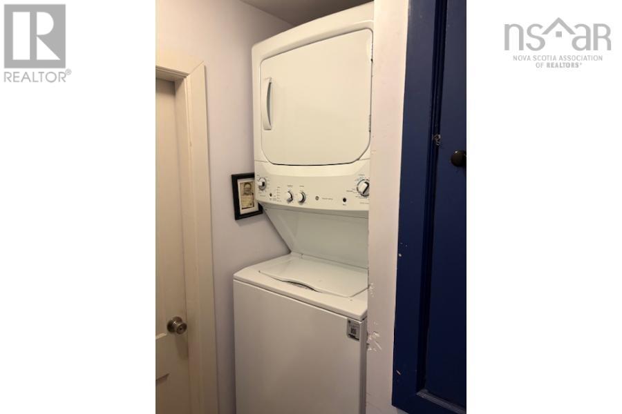 6411 6413 6415 Quinpool Road Property Photo 28