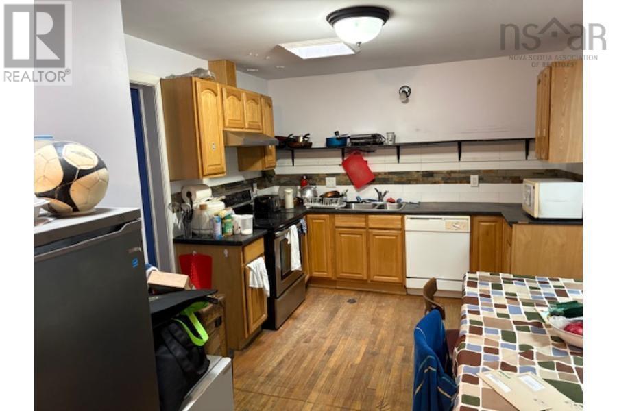 6411 6413 6415 Quinpool Road Property Photo 31