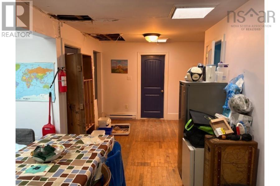 6411 6413 6415 Quinpool Road Property Photo 32