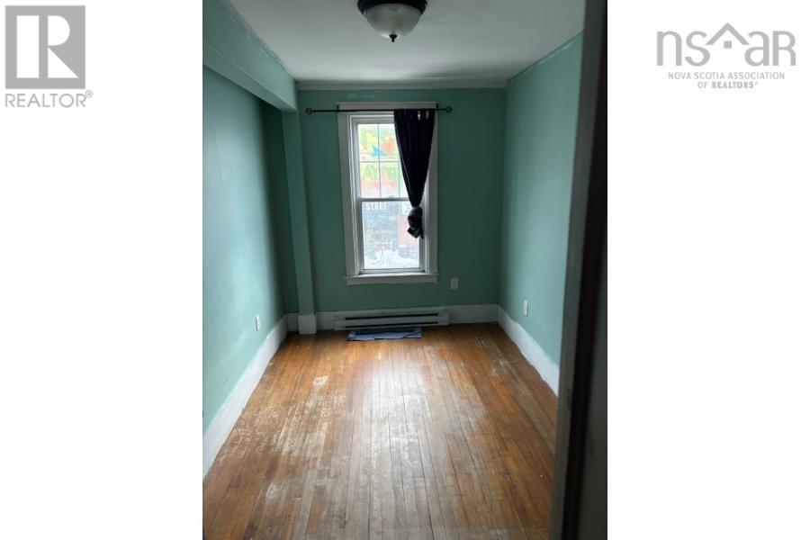 6411 6413 6415 Quinpool Road Property Photo 34