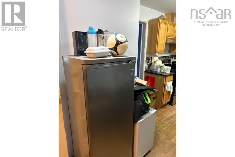 6411 6413 6415 Quinpool Road Property Photo 37