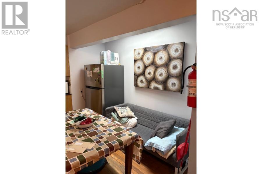6411 6413 6415 Quinpool Road Property Photo 39