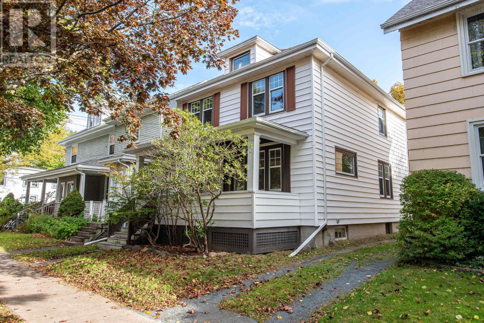 1951 Vernon Street Property Photo 2