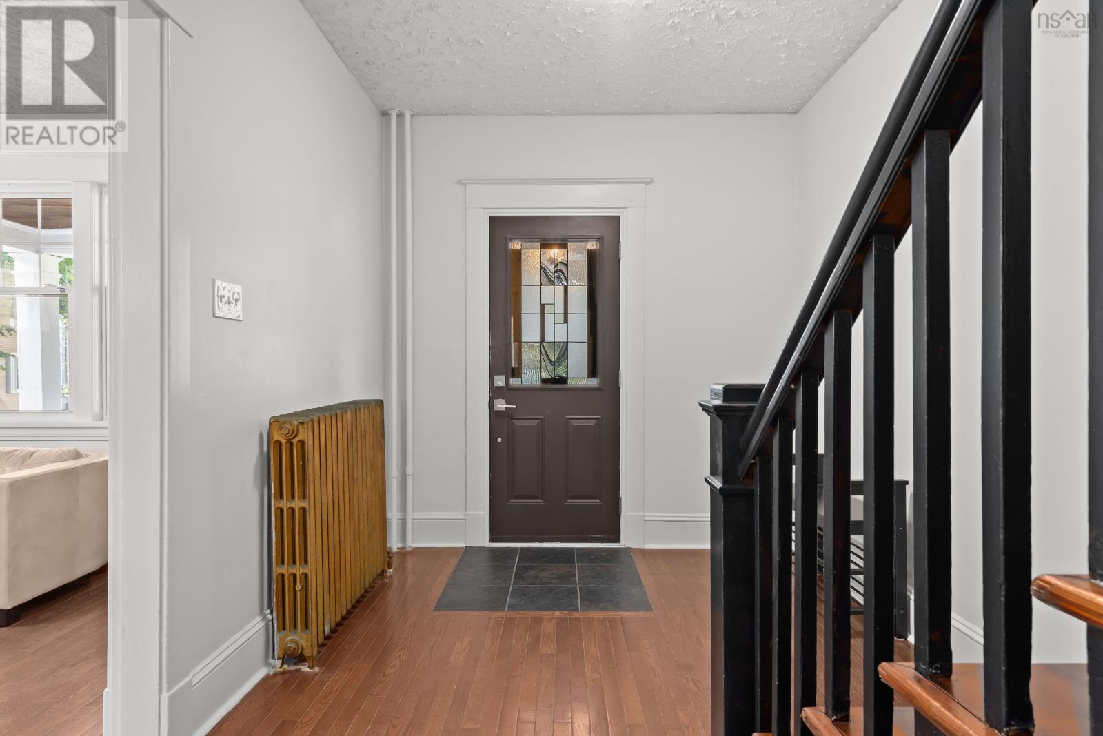 1951 Vernon Street Property Photo 6