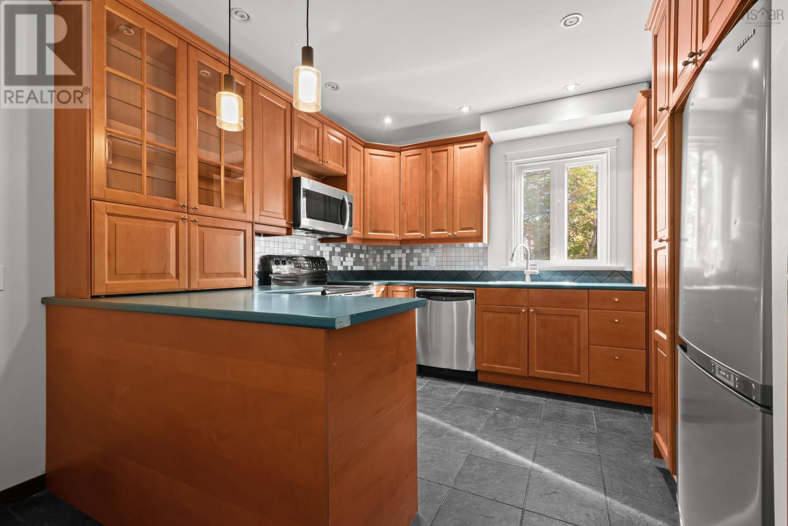 1951 Vernon Street Property Photo 14