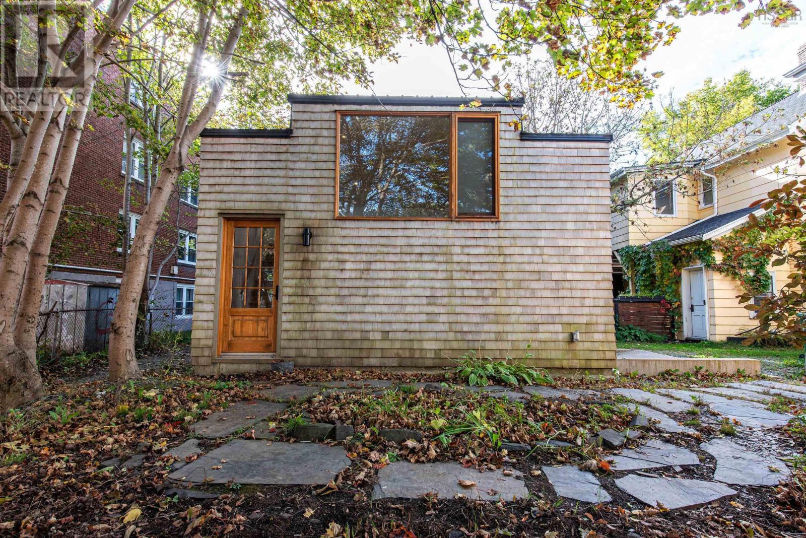 1951 Vernon Street Property Photo 32