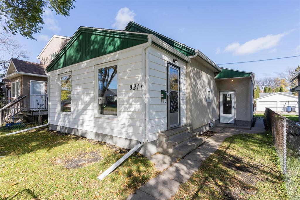 321 Kilbride Avenue Property Photo 1