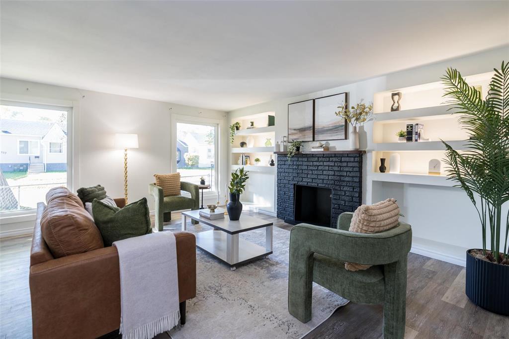 321 Kilbride Avenue Property Photo 2