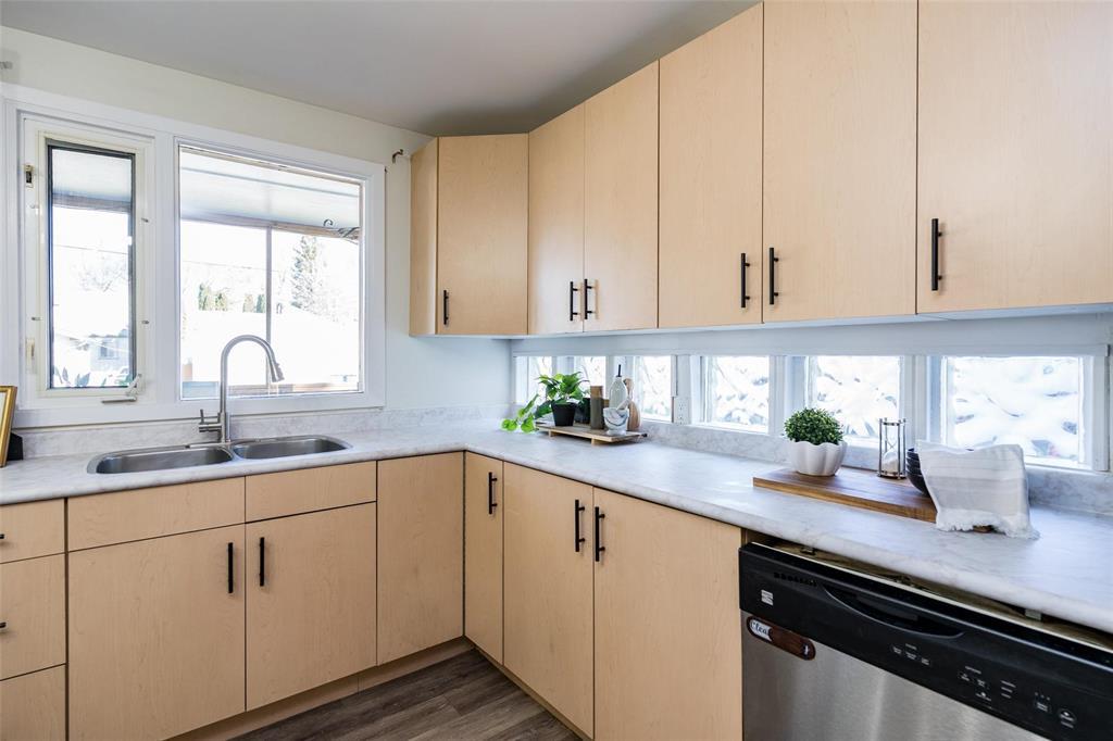 321 Kilbride Avenue Property Photo 13