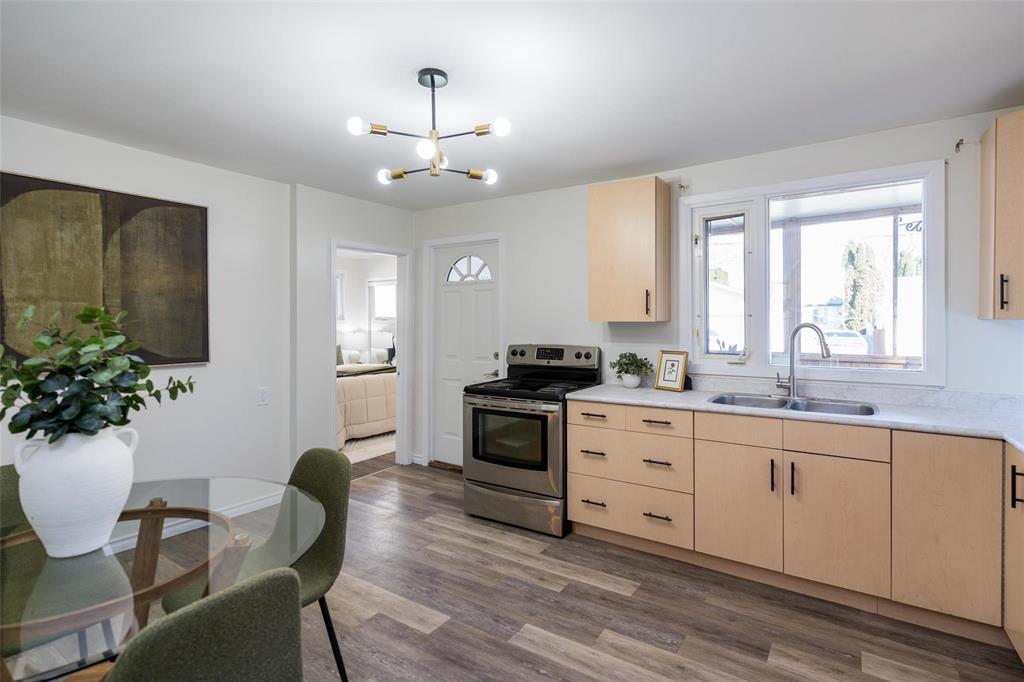 321 Kilbride Avenue Property Photo 16