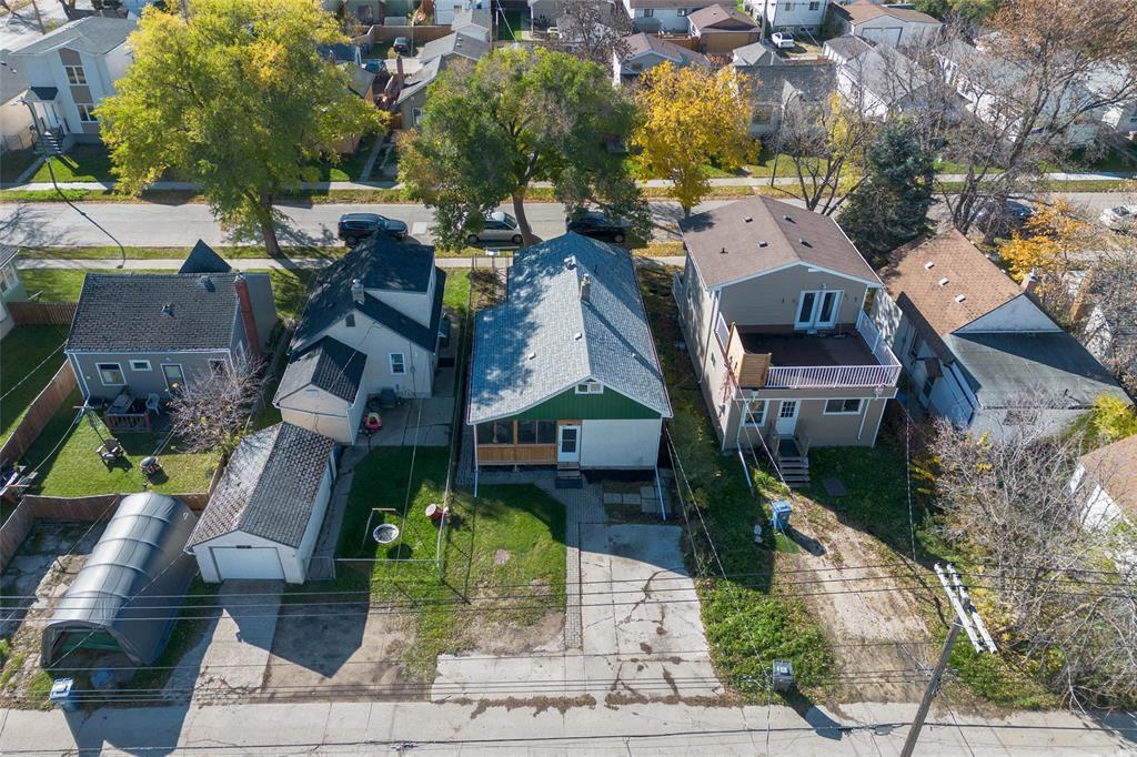 321 Kilbride Avenue Property Photo 32